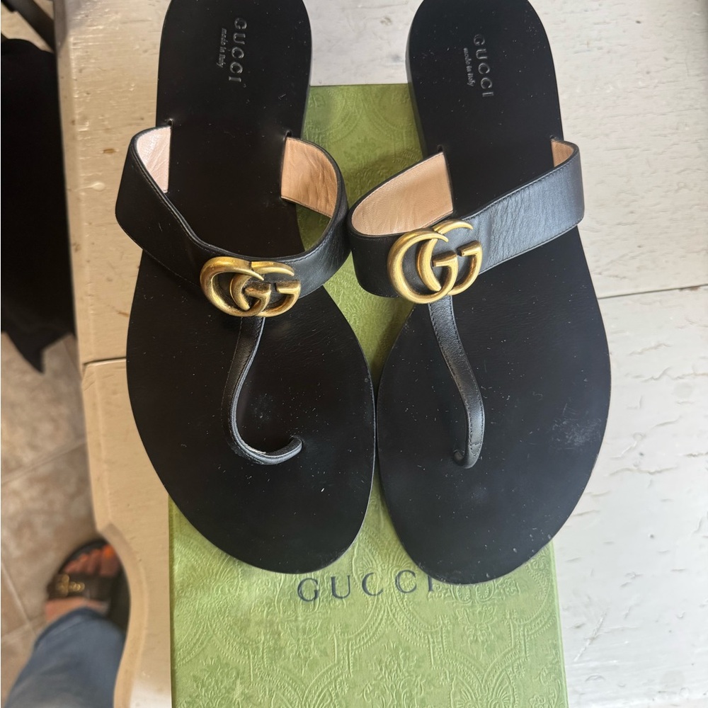 Gucci Black Leather GG Thong Sandals with Gold Hardware